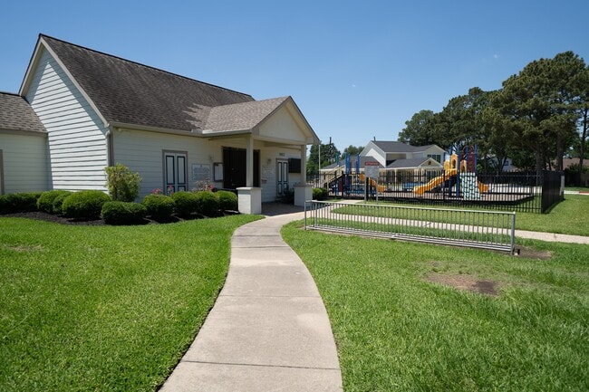 Building Photo - 24019 Pepperrell Pl St
