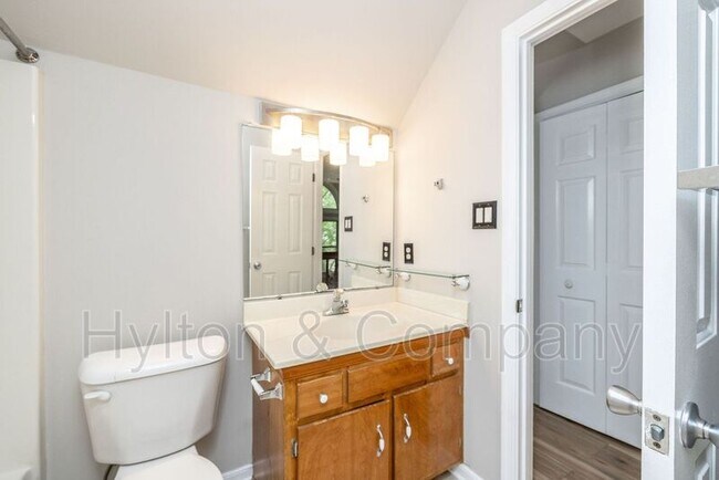 Building Photo - 7712 Breaker Point Ct