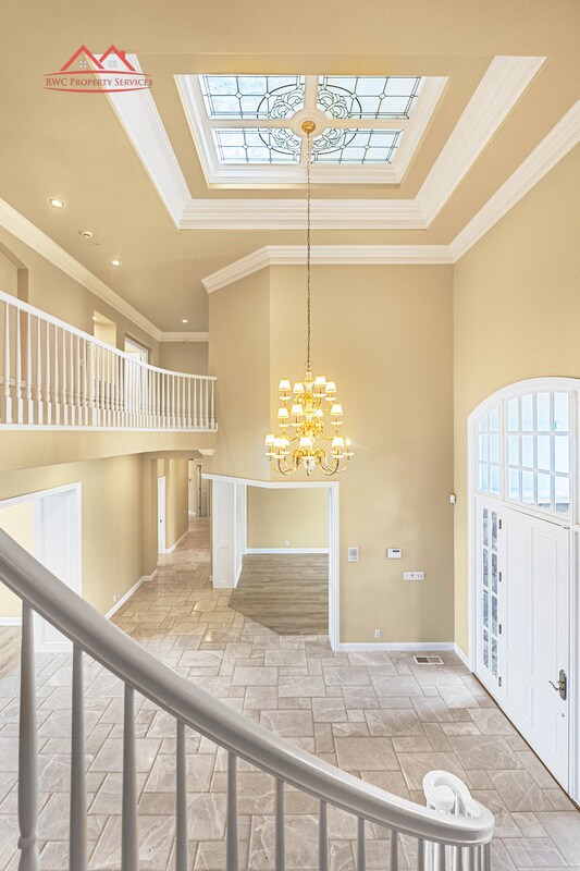 Building Photo - 5662 Country Club Pkwy