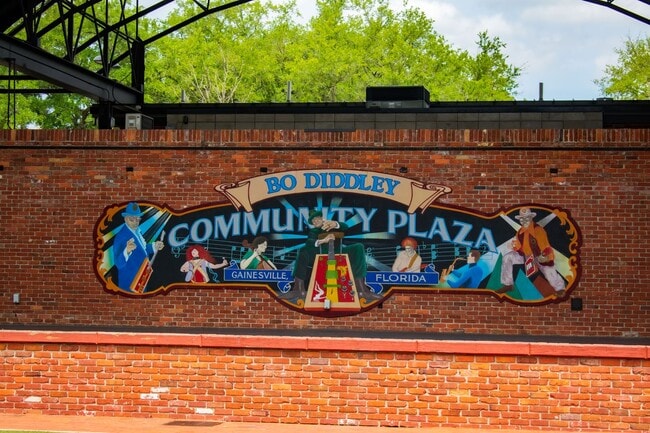 Building Photo - 3 Bed/ 2 Bath Home