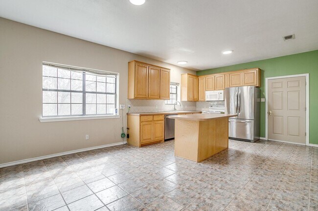 Building Photo - Country Living- Half Duplex-  3 Bed, 2 Bat...