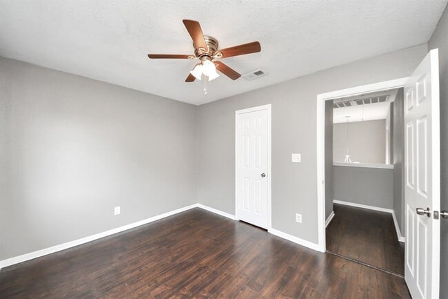 Building Photo - 5723 Whitemills Dr