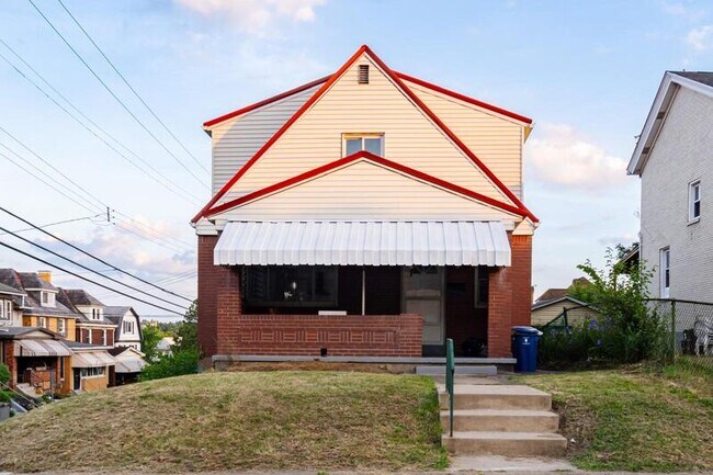 Building Photo - 448 Eureka St