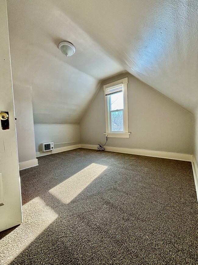 Building Photo - Duplex