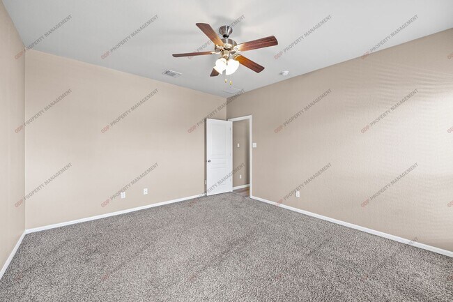 Building Photo - 3 Bedroom- 2 Bathroom in Hills of Westwood
