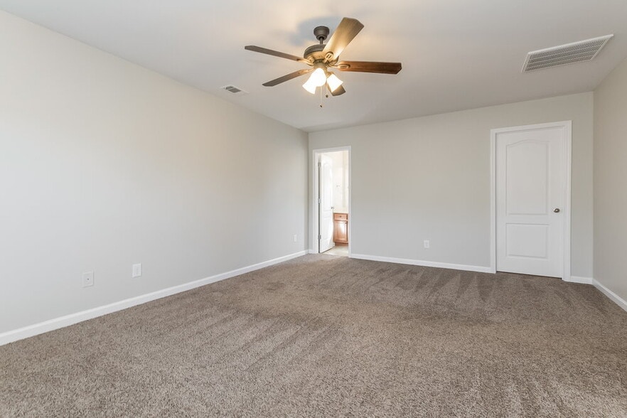 Building Photo - 94 Hood Park Dr