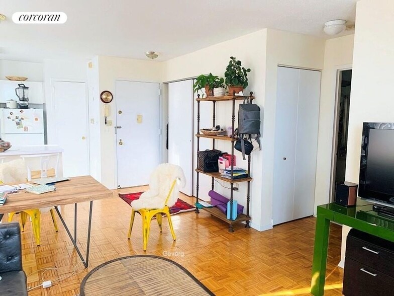 Building Photo - 516-520 W 112th St