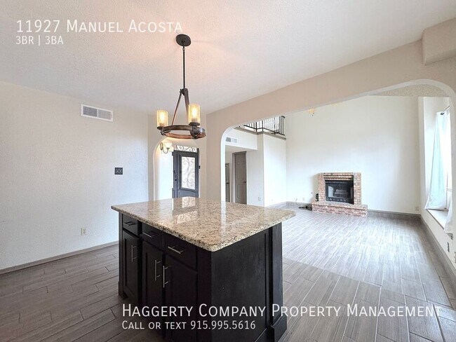 Building Photo - 11927 Manuel Acosta Dr