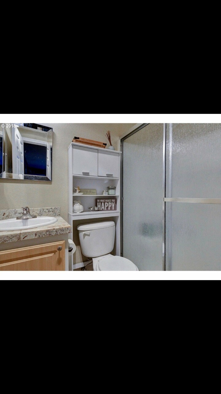 Building Photo - 9570 SW 146th Terrace