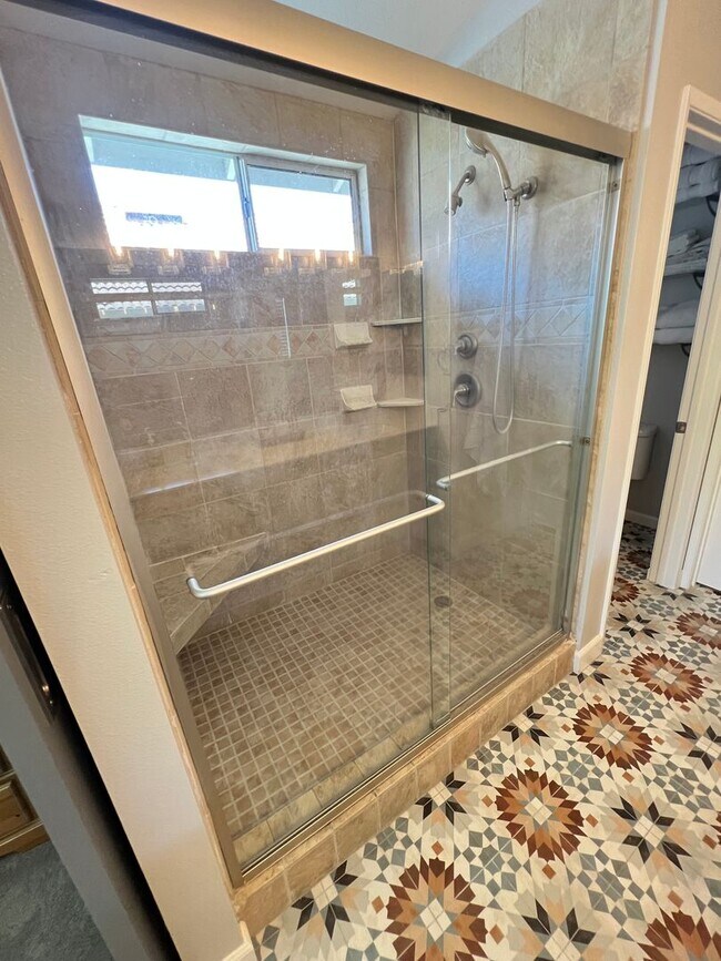 Building Photo - Wonderfully Updated 3 Bed 2.5 Bath Foothil...