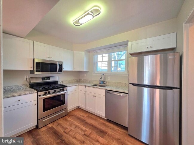 Building Photo - 2510 N Dearing St