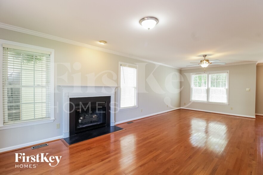 Building Photo - 3005 Pinnacle Ct