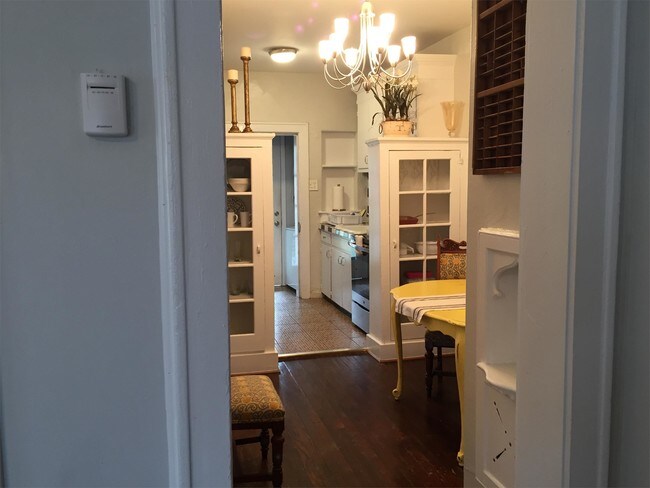 Building Photo - 1051 Government St