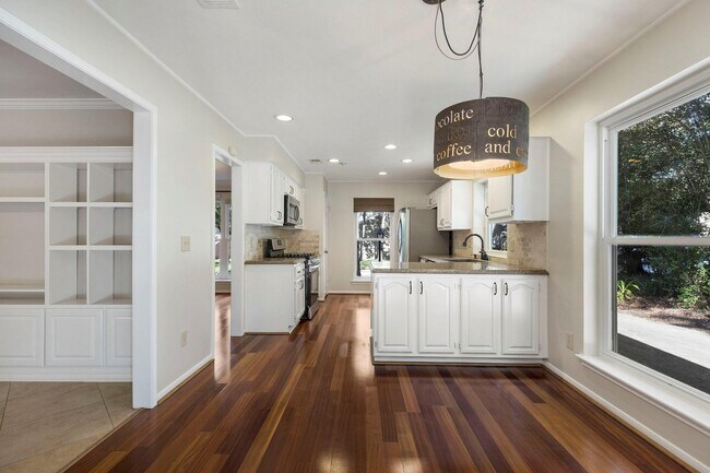 Building Photo - 58 Fire Flicker Pl