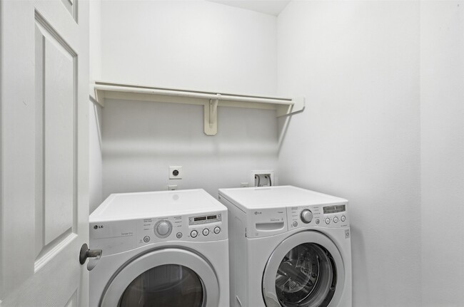 Building Photo - 26227 Bright Dawn Ct