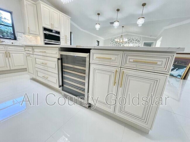 Building Photo - 1487 Keyway Rd