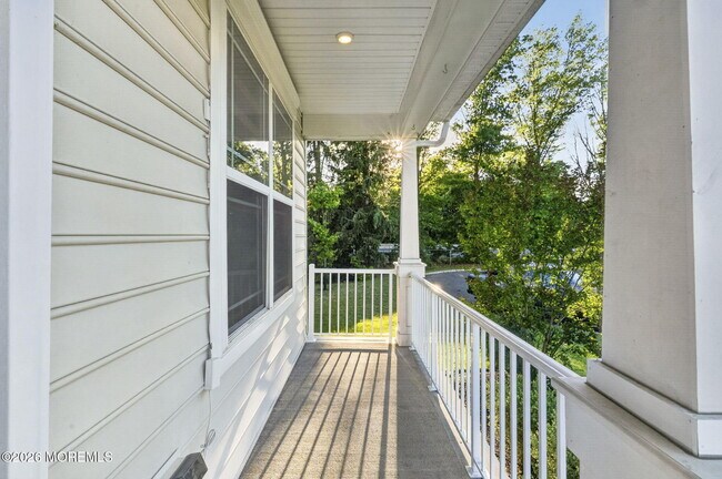 Building Photo - 319 Tulip Ct