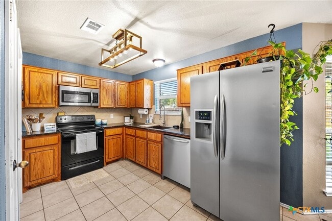 Building Photo - 4103 Dewitt County Ct