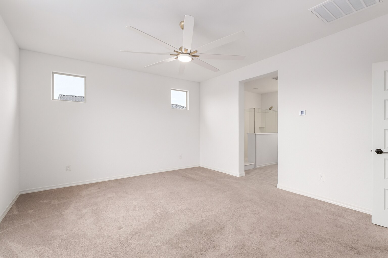 Master bedroom - 10223 W Piccadilly Rd