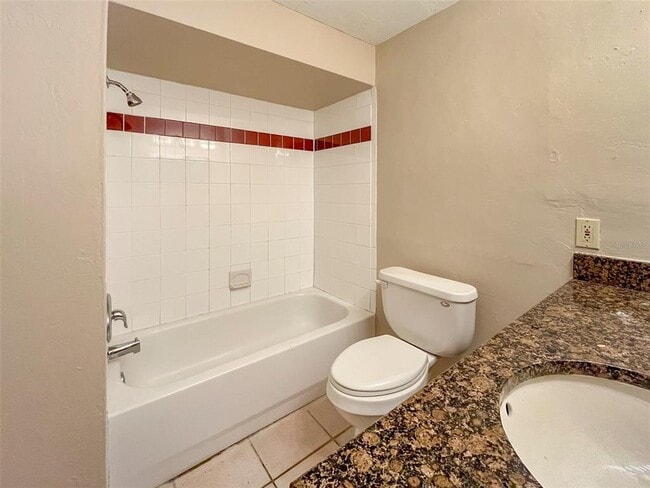 Building Photo - 2137 Roselawn St