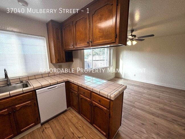 Building Photo - 37040 Mulberry St