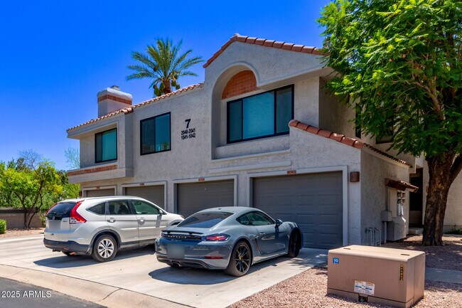 Building Photo - 10055 E Mountainview Lake Dr