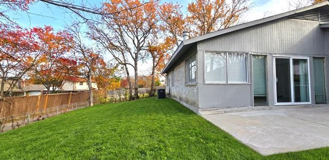 Building Photo - 713 Via Avenida