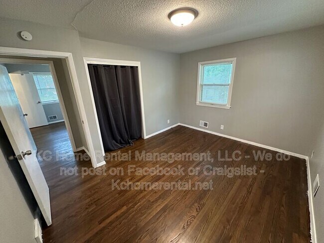 Building Photo - 8648 E 52 Terrace