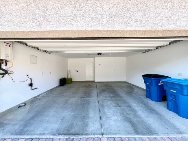 Building Photo - 10773 Briset Ct