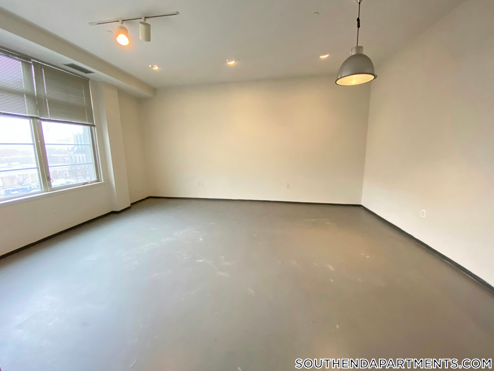 Building Photo - 160 E Berkeley St