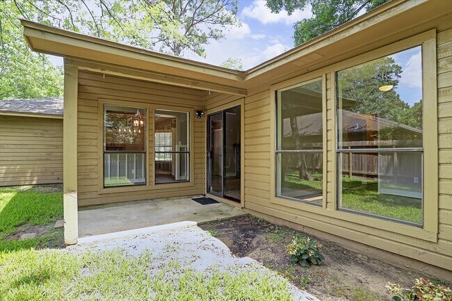 Building Photo - 22 W Mistybreeze Cir