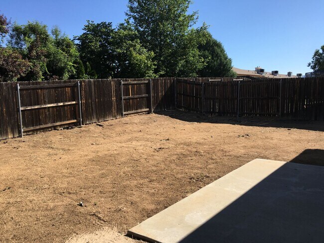 Building Photo - 7020 E Pueblo Ave