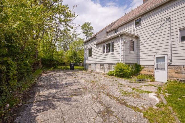 Building Photo - 3408 E 140th St