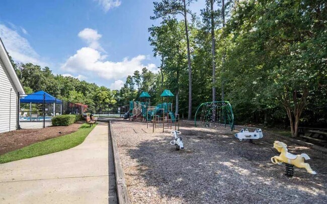 Building Photo - 5908 Solitude Way