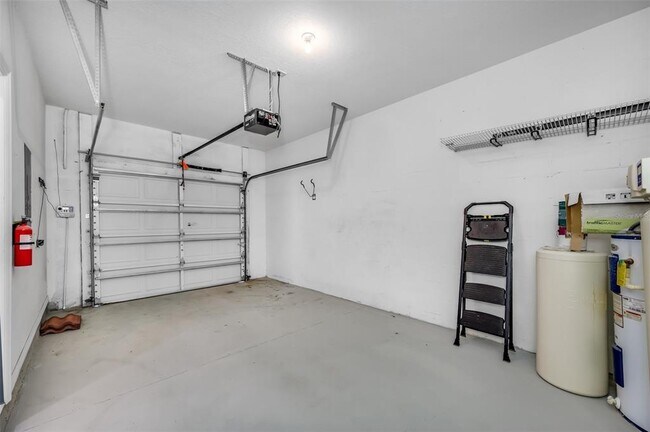 Building Photo - 2101 W De Leon St