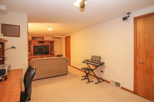 Building Photo - 2506 Scenic Ridge Dr