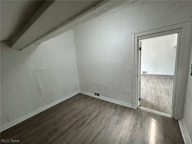 Building Photo - 3654 E 53rd St
