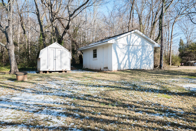 Building Photo - 3449 Danieley Water Wheel Rd