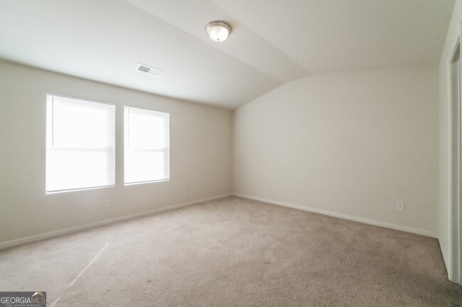 Building Photo - 304 Reedell Way