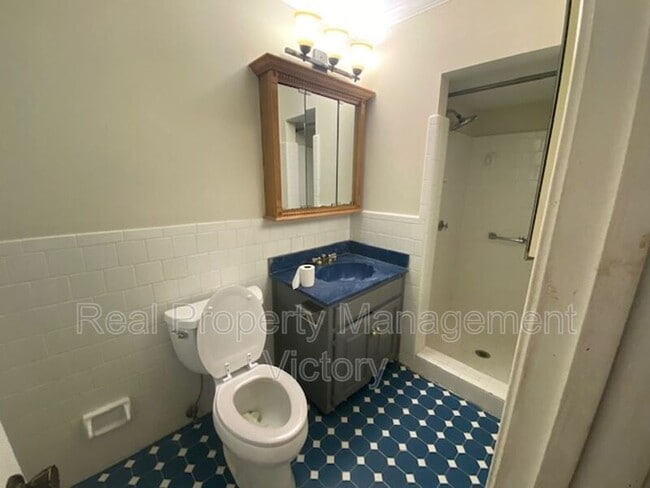 Building Photo - 1653 3rd Pl NW