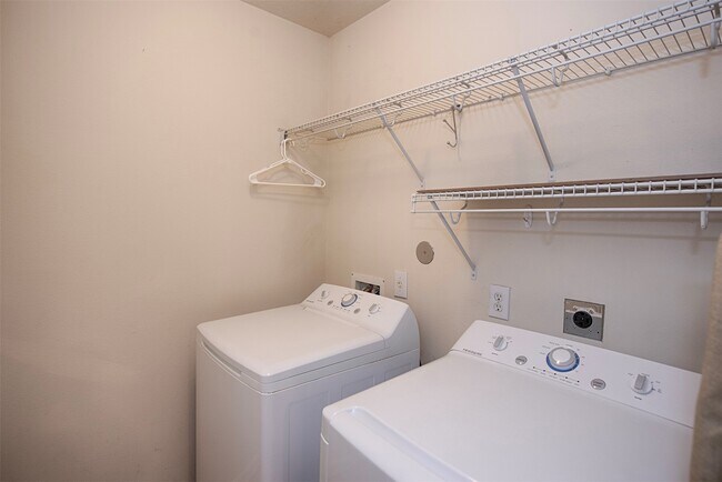 Building Photo - 2753 Foster Hill Dr