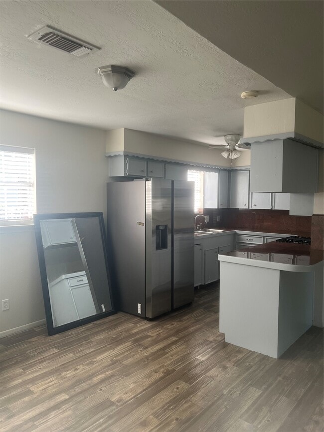 Building Photo - 622 Coolidge St