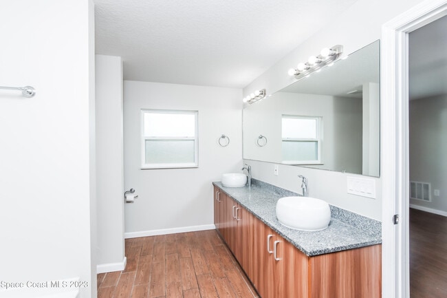 Building Photo - 3051 Fitzpatrick Ave