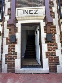 Building Photo - 2206 E 7th St