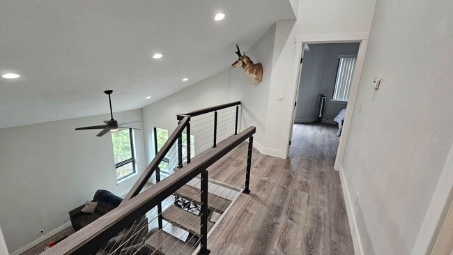 Building Photo - Fully furnished town home in Bigfork
