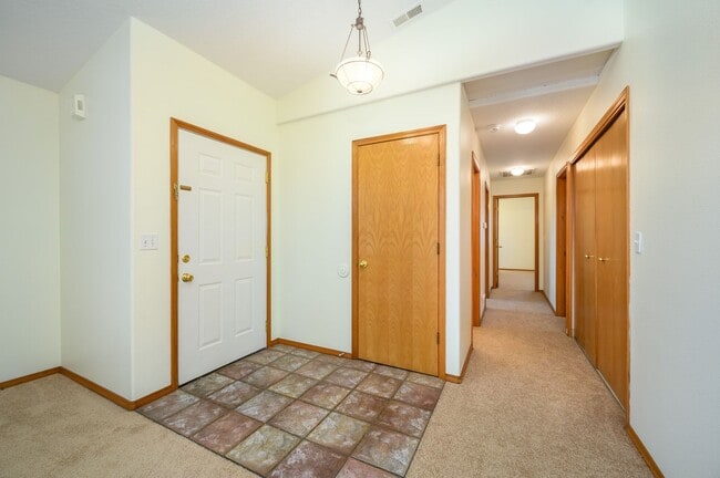 Building Photo - Newly Renovated 3 Bedroom, 2 Bath House in Sheridan