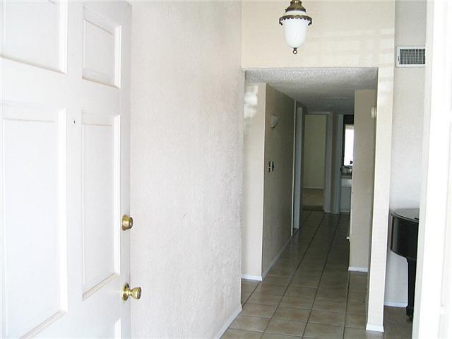 Building Photo - 6725 Paseo Redondo Ave