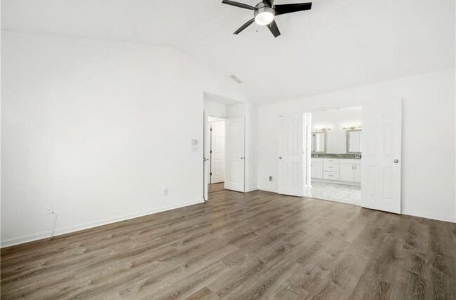 Building Photo - 10895 Glenbarr Dr