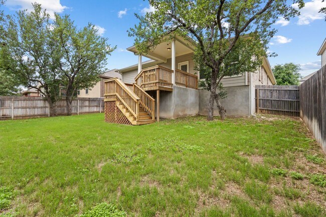 Building Photo - A rare true dual-suite floorplan in Alamo Ranch — two private en-suite bedrooms, single-story liv...