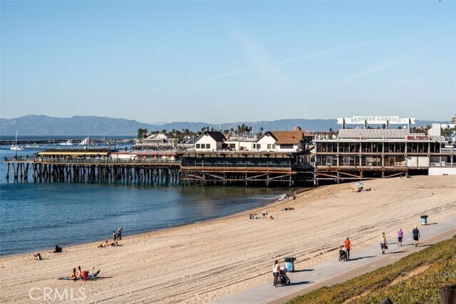 Building Photo - 615 Esplanade